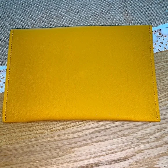 ✨ Envelope Clutch ✉️ - Picture 5 of 5